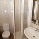 Baño habitación Cuádruple Baño habitación Cuádruple